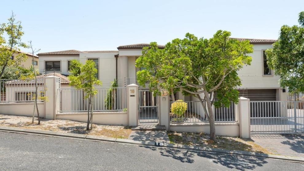 Harbour Close Boutique Villa Cape Town Bagian luar foto